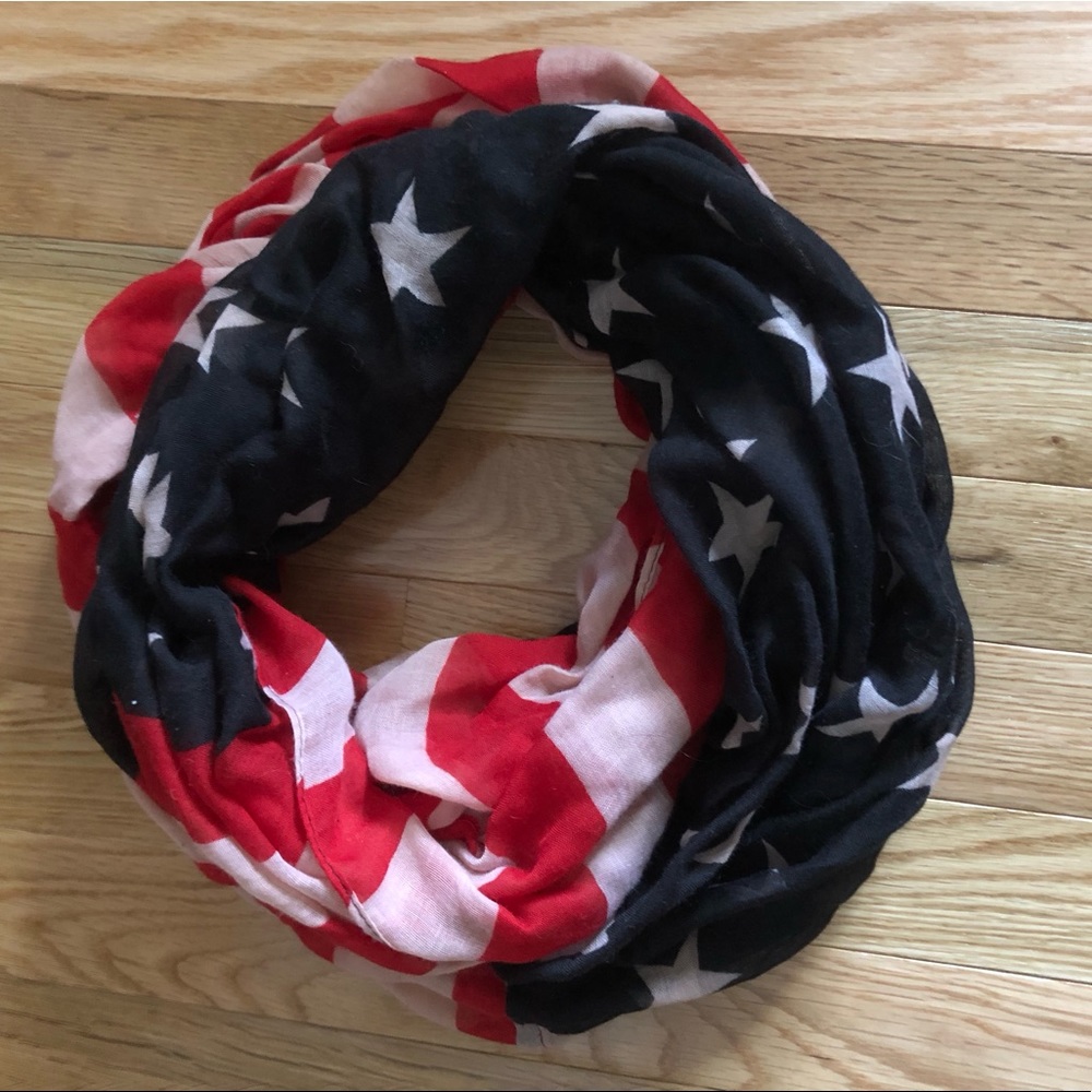 🇺🇸 American Flag Infinity Scarf
